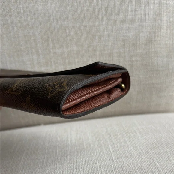 LV Monogram Sarah Wallet - Picture 7 of 13